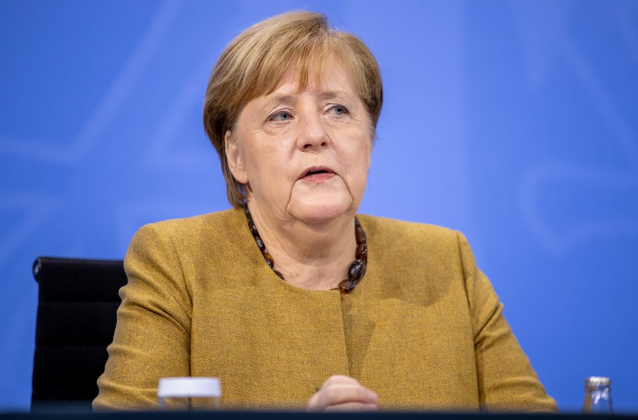 Angela Merkel on kritisoinut some-palvelujen päätöksiä rajoittaa tai kokonaan estää Donald Trumpilta sovellusten käyttö. Arkistokuva.