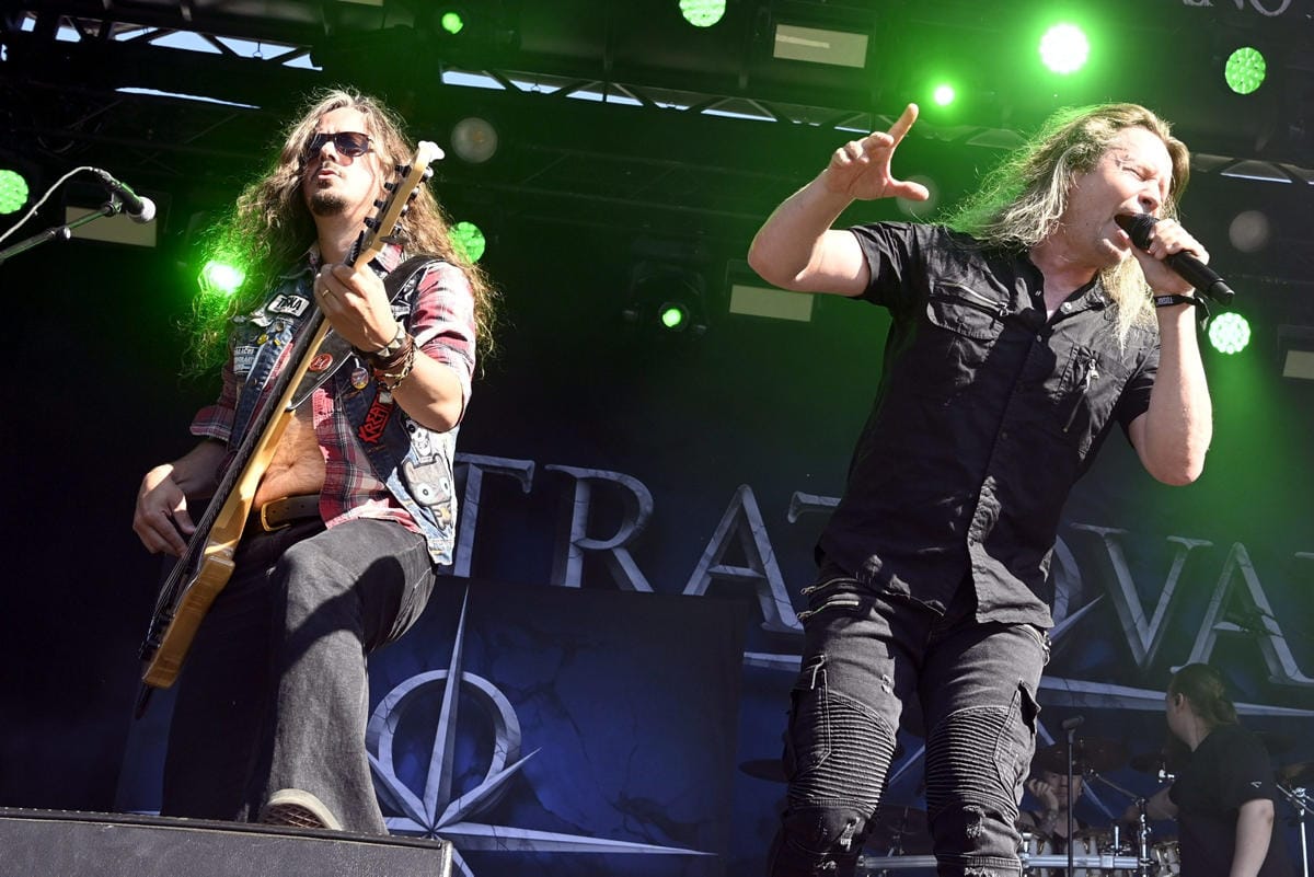 Timo Kotipelto (oikealla) on pitkän uransa aikana nähnyt metallimusiikin nousut ja laskut. LEHTIKUVA / JUSSI NUKARI