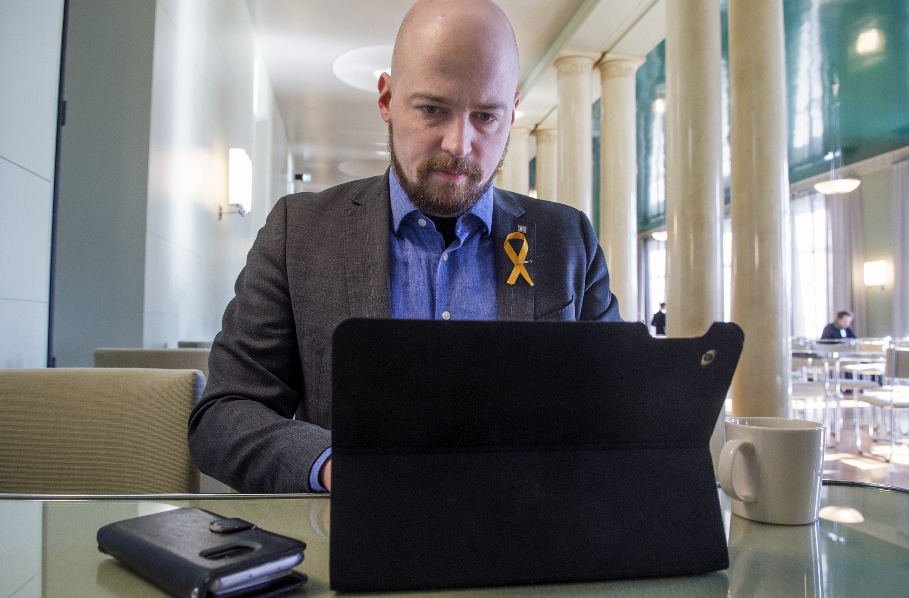 Keskustan kansanedustaja Mikko Kärnä vaatii kunnioittamaan puolueiden tekemiä valintoja.