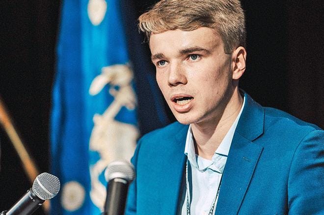 Vaasassa asuva Hermanni Sankelo on koulutukseltaan hallintotieteiden kandidaatti. KUVA: ESSI JÄÄLINNA
