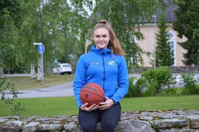Vimpeliläinen Lotta Vehka-aho valittiin tyttöjen EM-kisajoukkueeseen. KUVA: JUHO KORPELA