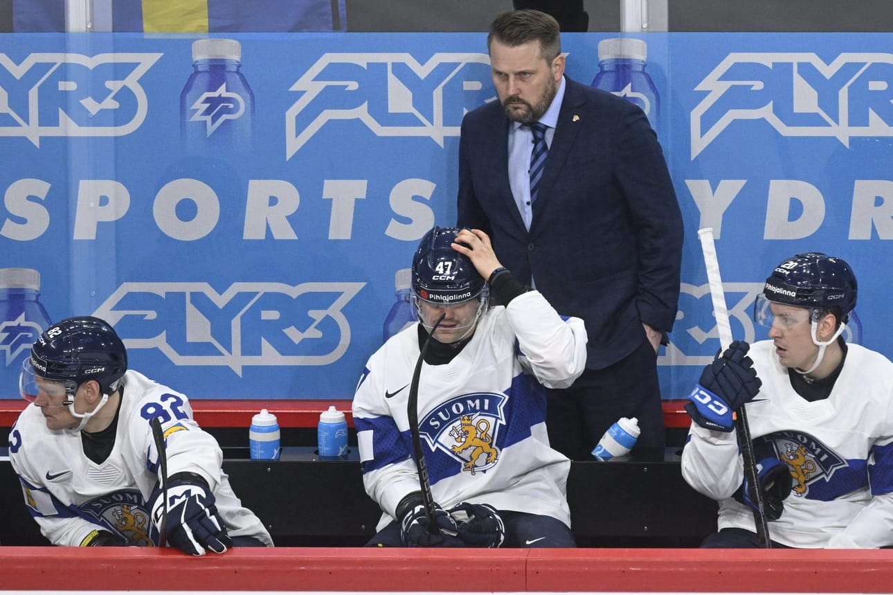 Päävalmentaja Antti Pennasen mukaan leijonajoukkue antoi kaikkensa, niin pitkään kuin voimat riitti. LEHTIKUVA / Vesa Moilanen