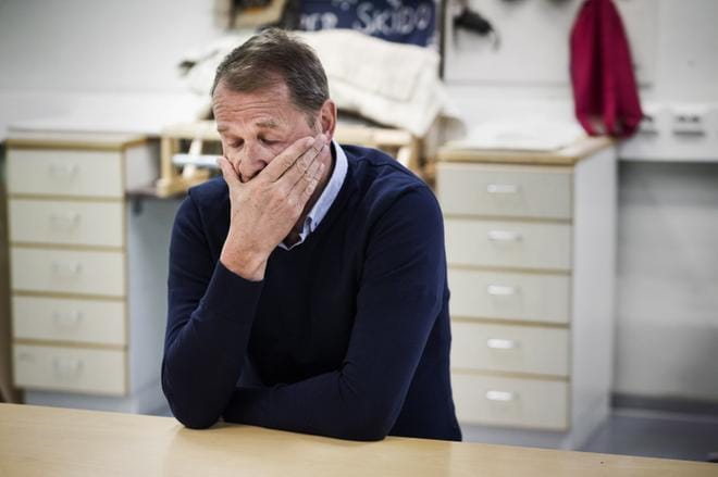 Rehtori Göran Backmanin mielestä jollekin lapselle tulee tapahtumaan jotain, jos susiongelmaan ei puututa nopeasti. Hän on turhautunut siihen, että maa- ja metsätalousministeriö ei tee päätöstä sudenkaatoluvasta.