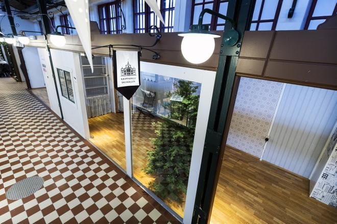Pentikin viereinen käytävä ammottaa tyhjyyttään, mutta Jan Olin VVT Kiinteistösijoituksesta ei ole huolissaan. – Se on haastava paikka, hän toteaa.
