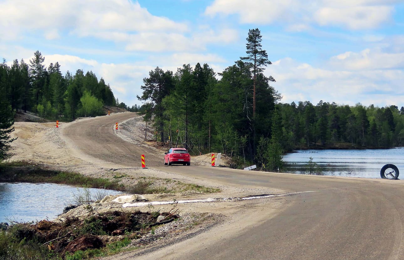 Osittain EU:n rahoittama perusparannus tarkoittaa mutkien oikomista ja mäkien madaltamista 10,5 kilometrin matkalla.