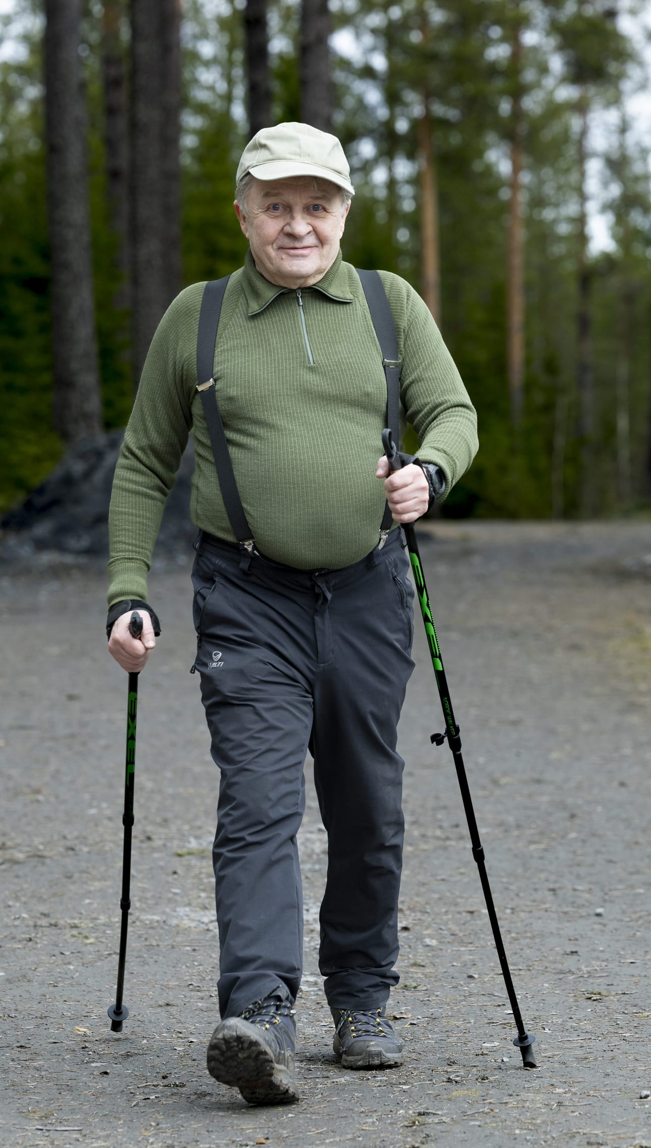 Seppo Karhu on pitänyt tulistelua välttämättömänä vain silloin, kun kastuneet kamppeet on pitänyt saada kuiviksi pitkän vaelluksen aikana.
