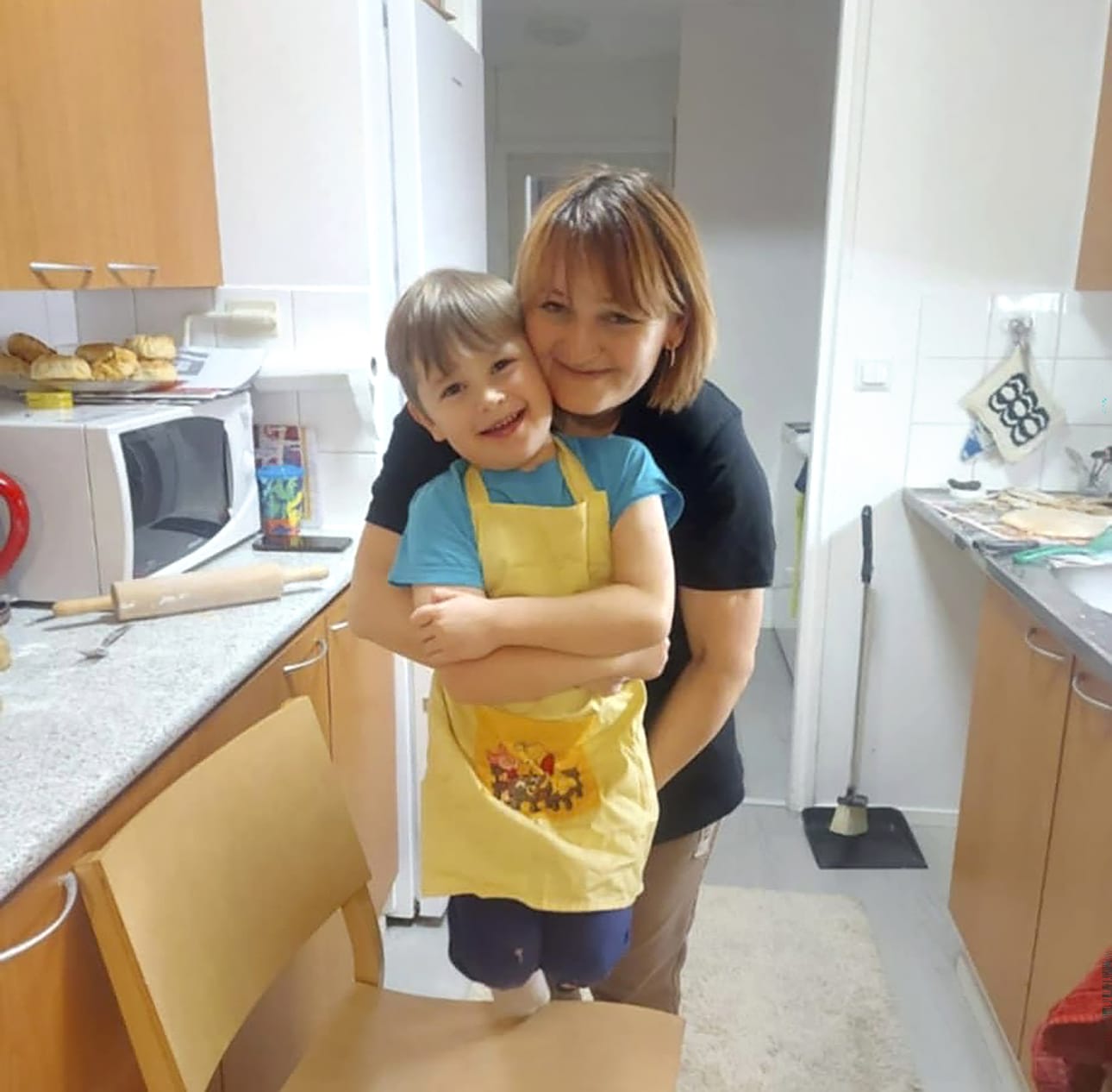 Ruuanlaitto ja leipominen ovat Natalia Filipovychille tärkeitä. Maksim on asunut Suomessa jo suurimman osan elämästään.
