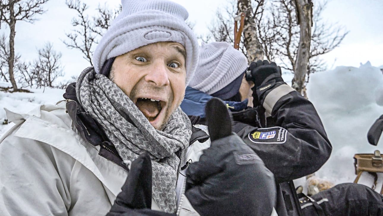 Anders Lundin kulkee luonnossa petoeläinten perässä. Ruotsin Lapin Borgafjällissä hän näkee ahman jolkottelevan lumella.