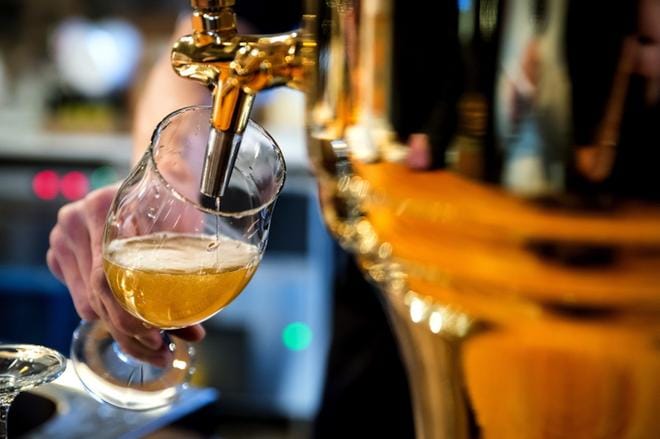 Muutitko tänä vuonna elämääsi esimerkiksi jättämällä alkoholin pois? Arkistokuva.