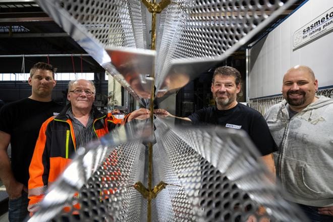 Korona-aika ei ole kurittanut laihialaista Lai-Teräs Mäkisen perheyritystä. Esa, Kari, Tapani ja Markku Mäkisen yrityksessä työntekijöiden määrää on voitu kasvattaa tänä vuonna 4–5 henkilöllä ja lisää on aikomus palkata. KUVA: JARNO PELLINEN