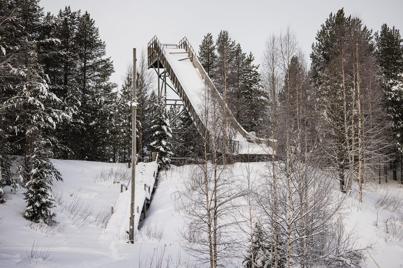 Muurolan mäkihyppytorni valmistui 1990-luvulla. Käyttämättömänä mäki on ollut vuodesta 2005 alkaen.