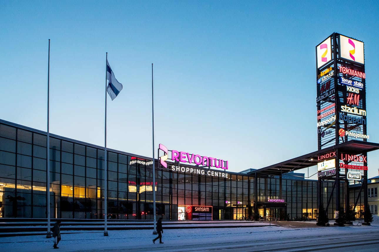 Kauppakeskuksen ylle halutaan rakentaa uusisosa hotellia varten. Arkistokuva.