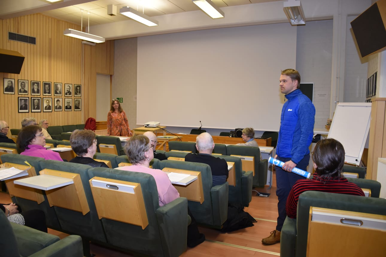 Eläkeliiton Posion yhdistyksen omien kerhojen ja tapahtumien lisäksi kuluvaa vuotta vilkastuttaa Posion kunnan hyvinvointikampanja. Kampanjaa esitteli vapaa-aikasihteeri Antti Häkämies.
