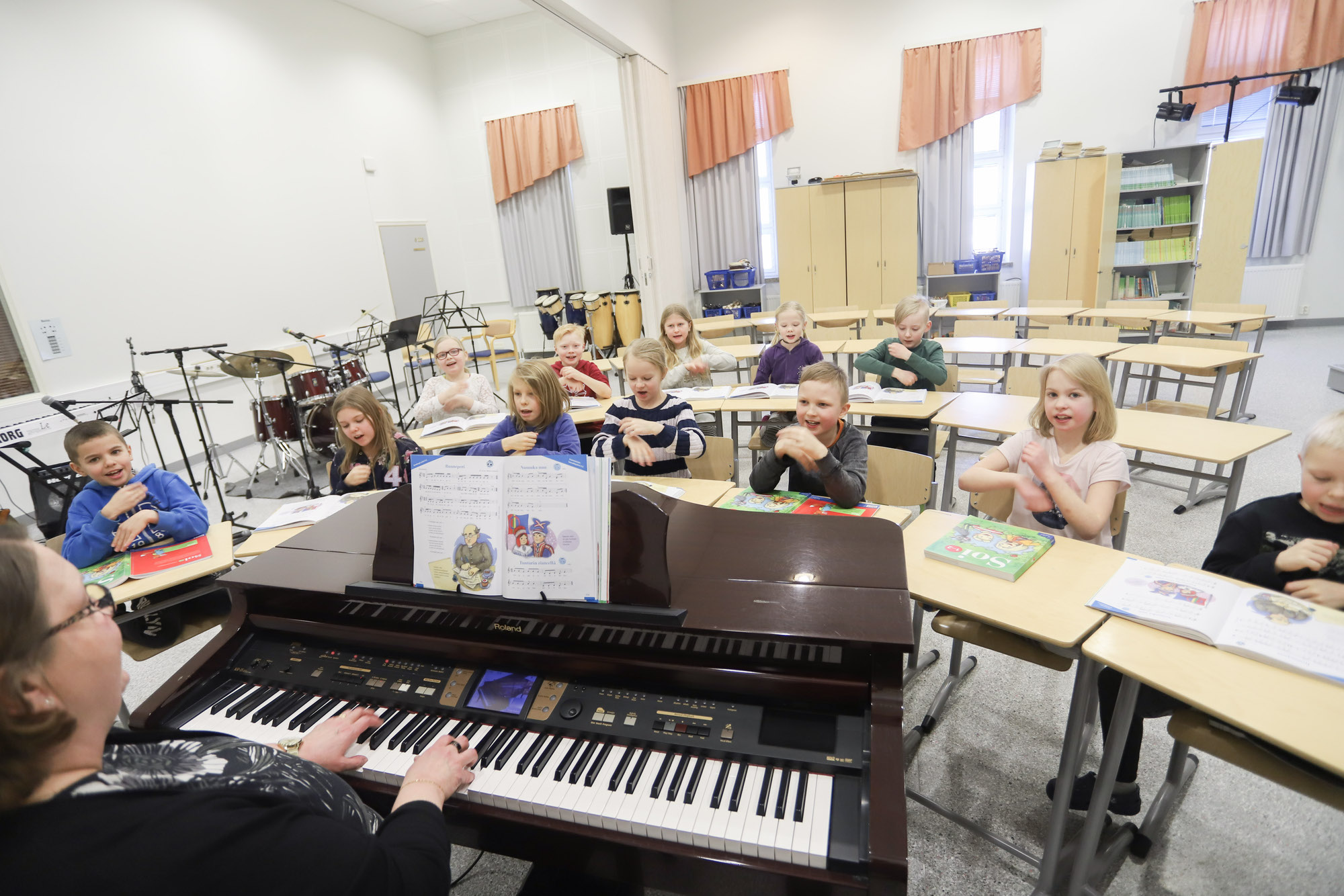 Kouluun, opintoihin ja ammattiin – Oulainen tarjoaa laadukasta opetusta kaikenikäisille