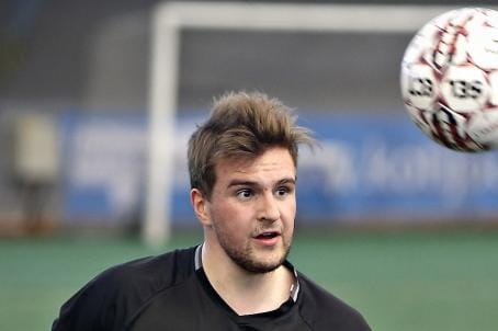 Reilu vuosi sitten Aleksis Lehtonen valmistautui kauteen SJK:n harjoituksissa. KUVA: TOMI KOSONEN
