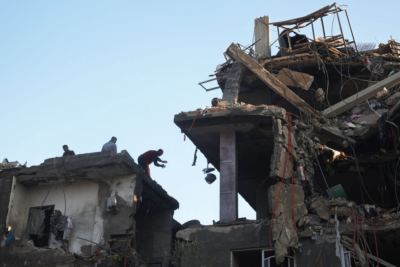 Gazan kaistalla on kuollut ainakin 28 ihmistä Israelin tekemissä iskuissa maanantain aikana. LEHTIKUVA/AFP
