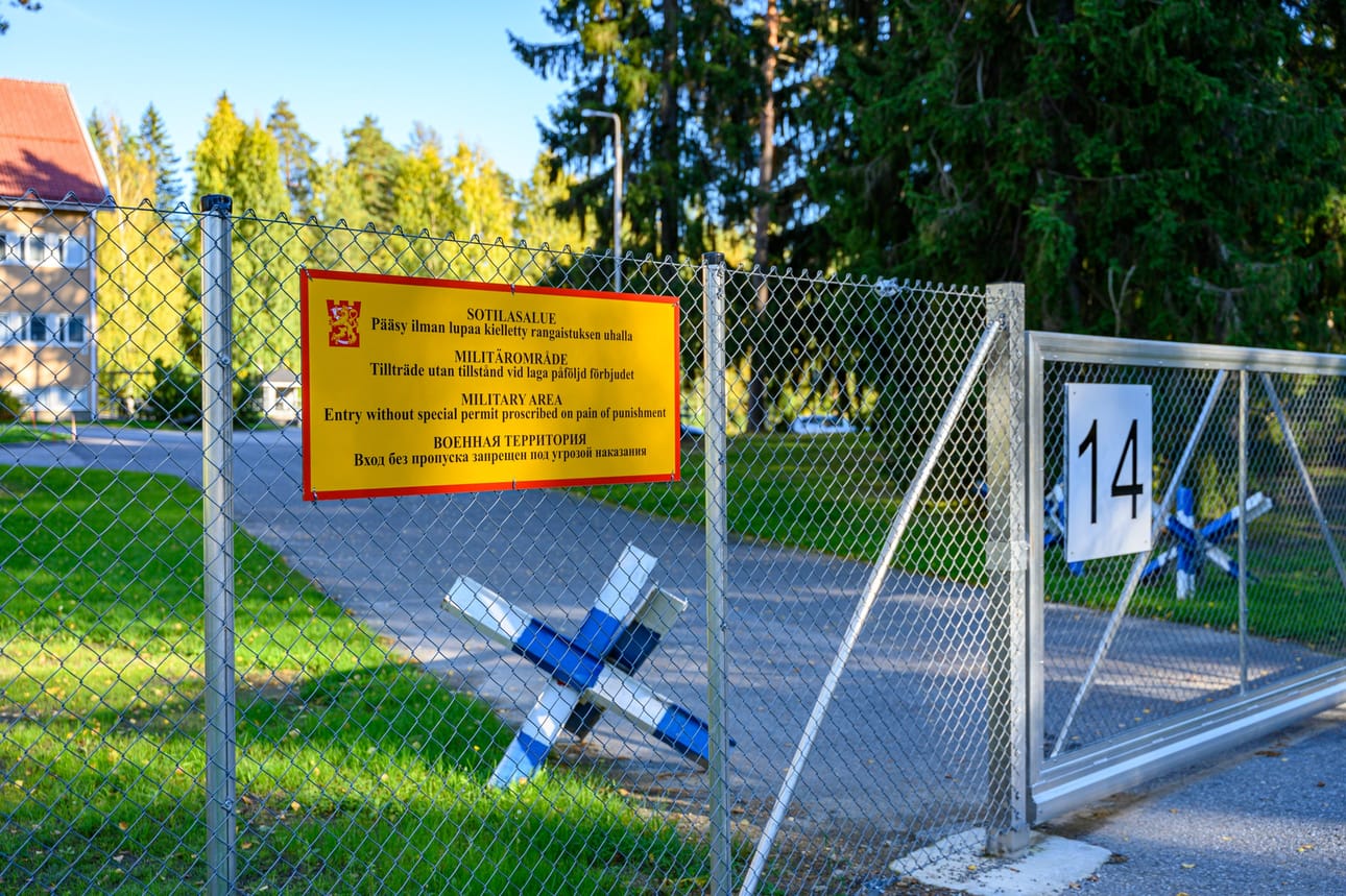 Alaesikunta tulee Suomen Maavoimien esikunnan yhteyteen Karkialammen sotilasalueelle. LEHTIKUVA / Oskari Mäkiporras