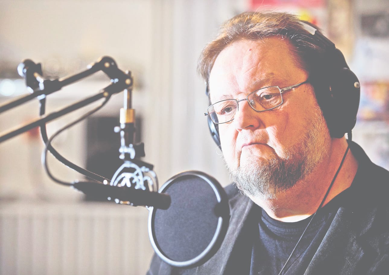 Sunnuntaina isäntänä toimii radiosta tuttu Risto Nordell.