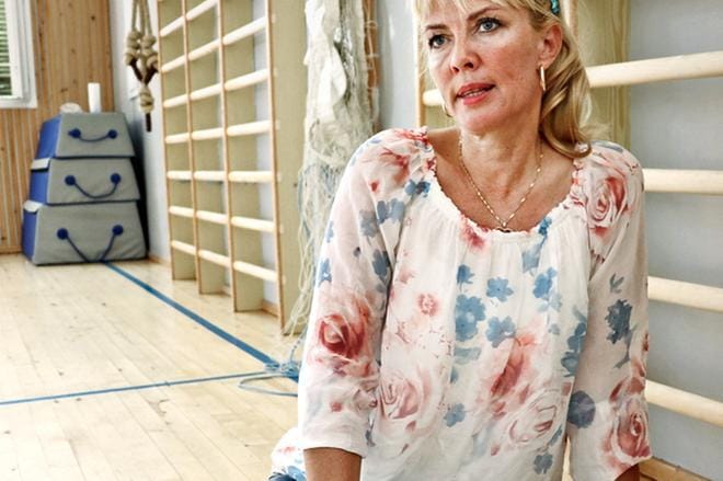 Sari Salo on ollut 25 vuotta Myllykankaan koulun opettajana Alajärvellä. Hän on aina käyttänyt leikkejä ja pelejä opetuksessa. KUVA: MARJUT KRIIKKU