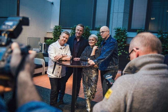 Aiemmilta kausilta tutut Redrama (vas.), Olli Lindholm, Anna Puu ja Toni Wirtanen tuomaroivat jälleen The Voice of Finland -ohjelmaa. KUVA: Petri Aho/Nelonen