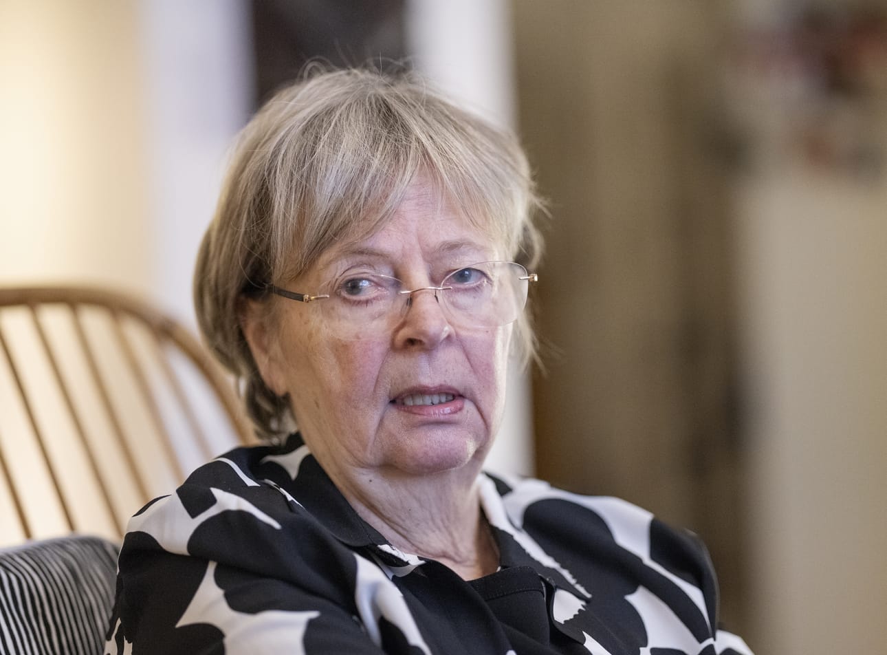 Liisa Jaakonsaari on yksi pitkään Natoa kannattaneista poliitikoista. Hän kertoo innostuksensa juontavan 1990-luvun muutoksista turvallisuudessa ja ulkoasiainvaliokunnan puheenjohtajan tehtävästä. Siinä hän pääsi näkemään, mitä maailmassa tapahtui.