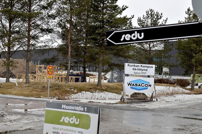 31-vuotias mies menehtyi Kurikan Sedun Kampuksen työmaalla huhtikuussa 2018. Poliisi epäilee Wasaconin työntekijää kuolemantuottamuksesta ja työturvallisuusrikoksesta. ARKISTOKUVA: HEIKKI HAKANEN