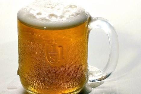 Olut ja huonekalut eivät sovi ainakaan Isku-Yhtymä Oy:n mielestä saman nimen alle. Arkistokuvan tuoppi ei liity jupakkaan.