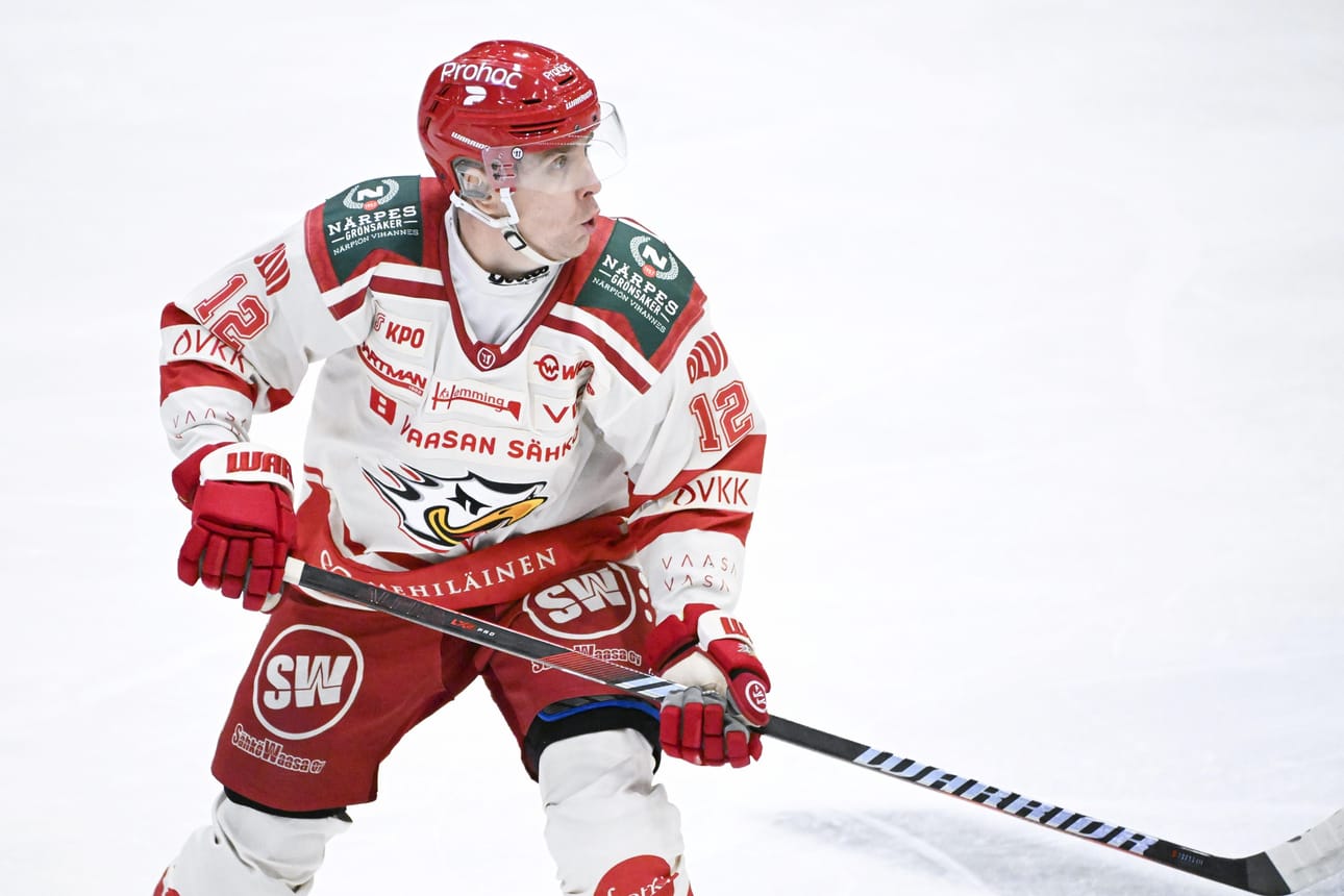 Sport-sentteri Anton Stråka loukkaantui vakavan oloisesti lauantaina jääkiekon liigaottelussa Porissa.