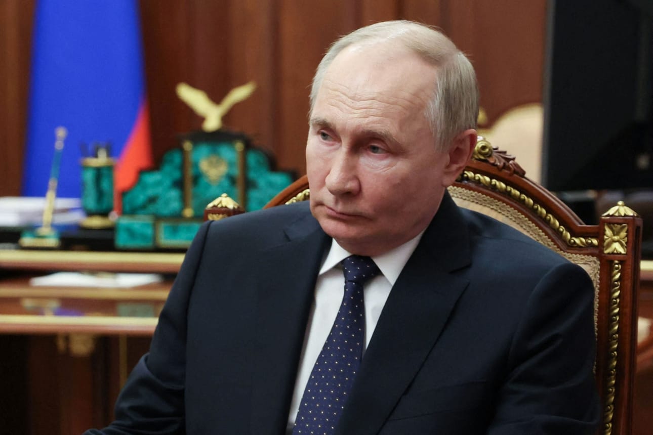 Presidentti Vladimir Putin kieltäytyi kertomasta tarkkaa lukua, kun häneltä kysyttiin Venäjän Ukrainassa kärsimistä tappioista. LEHTIKUVA / AFP