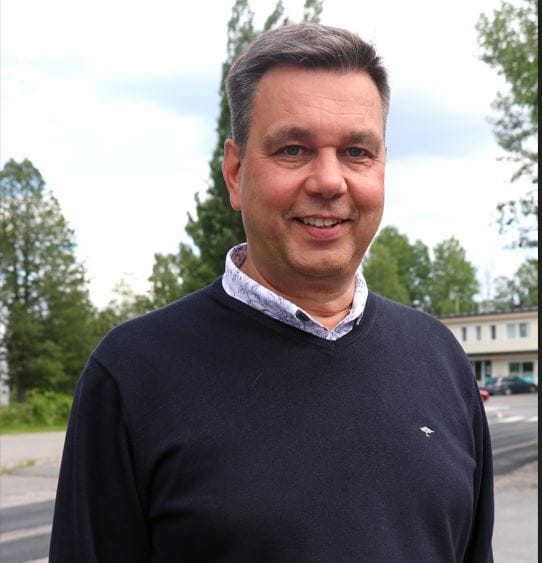 Alajärven kaupungin sivistystoimenjohtaja Esa Kaunisto hakee Alavuden sivistysjohtajaksi.