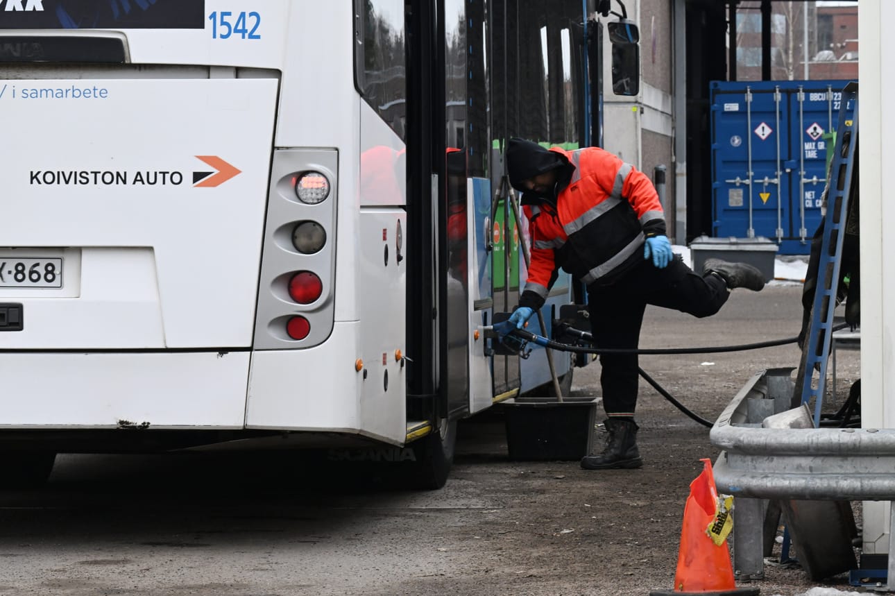 STT:n mukaan hallituksen pöydällä olevat keinot ovat kohdennettuja toimia työmatkoihin ja ammattiliikenteeseen.
