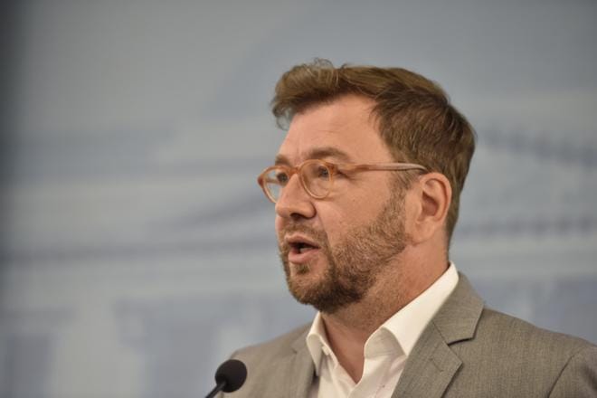 Työministeri Timo Harakka (sd.) kertoi tiistaina tänä syksynä alkavista työllisyyden parannustoimista. KUVA: KIMMO PENTTINEN