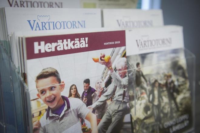 Jehovan todistajat ovat olleet tähän asti vapautettuja asepalveluksesta lailla, jonka eduskunta kumosi hiljattain. Uusi laki astuu voimaan 1. huhtikuuta.
