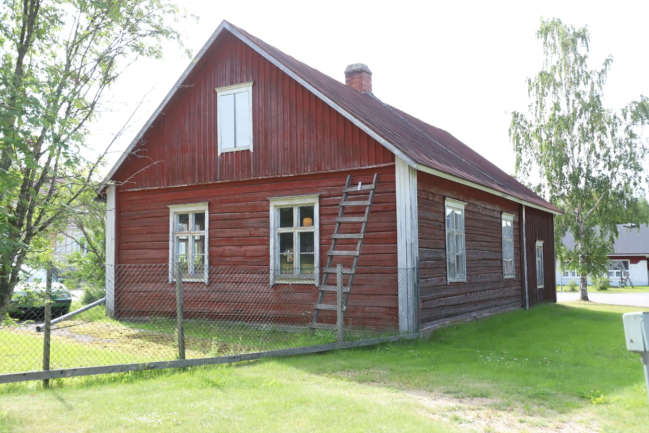 Saloisten museo- ja kotiseutuyhdistyksen Punainen tupa.