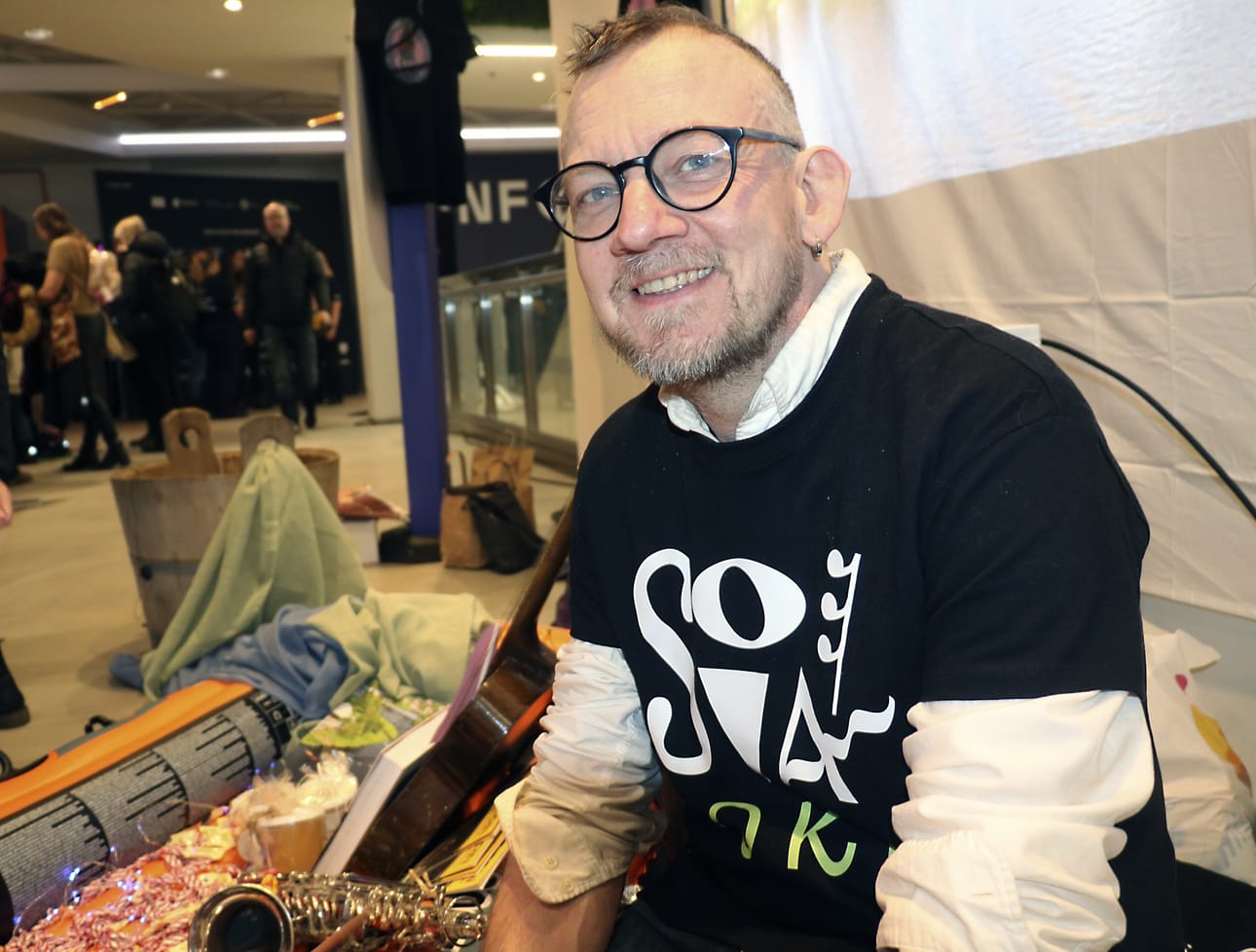 Pyhäjoen Heikki Lahnaoja kutsuu väen kirppikselle lauantaina. Tapahtuma alkaa kello 11 Pyhäjoen vanhalla kirjastolla.