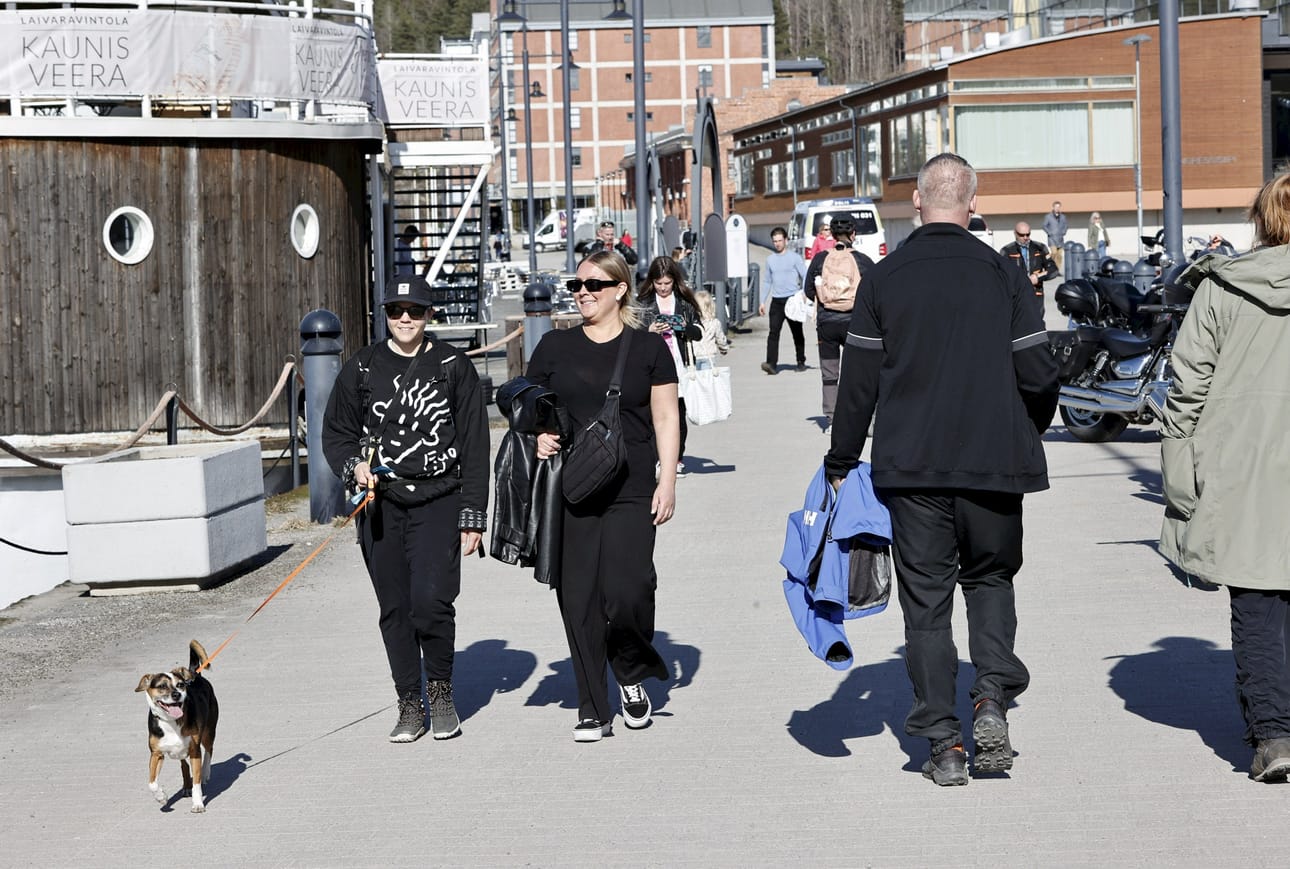 Tiistaina rikottiin tänä keväänä ensimmäistä kertaa 20 plusasteen rajapyykki. LEHTIKUVA / Antti Hämäläinen