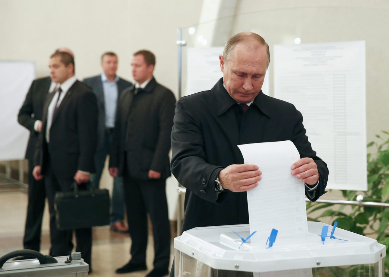Venäjän presidentti Vladimir Putin äänesti sunnuntaina.