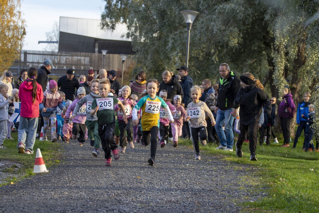 5-vuotiaiden sarjassa kärkeen ampaisivat numerolla 205 Niila Seilonen Kempeleestä ja numerolla 225 Nea Lahti Limingasta. Tässä sarjassa kaikki palkittiin, eikä aikaa otettu.