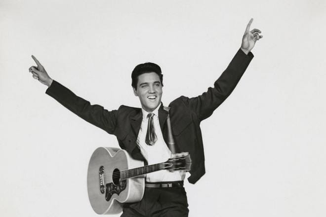 Monen levyn sensuurileima on lätkäisty huolimattomasti ja aiheesta hyvin vähän tietäen. Syntinen Elvis Presley määrättiin seisomaan laulaessaan paikoillaan, muuten hänet pidätetään siveettömyydestä syytettynä. Häntä sai kuvatakin vain lantiosta ylöspäin.