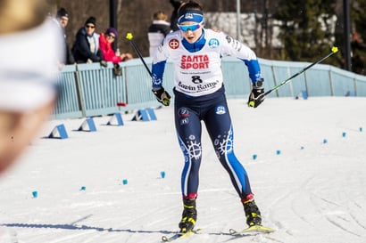 Norjalaiset jyräävät yhdistetyn naisten maailmancupissa – Ounasvaaran Hiihtoseuran 15-vuotias Lumia Nurmela väläytti vauhtiaan hiihto-osuudella