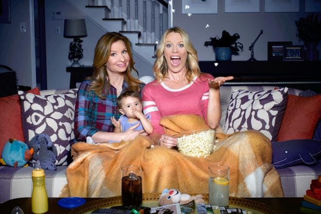 Maggie Caruso (Lennon Parham, vas.), Charlotte Caruso (Tatum Conte) ja Emma Crawford (Jessica St. Clair). KUVA: Yle Kuvapalvelu