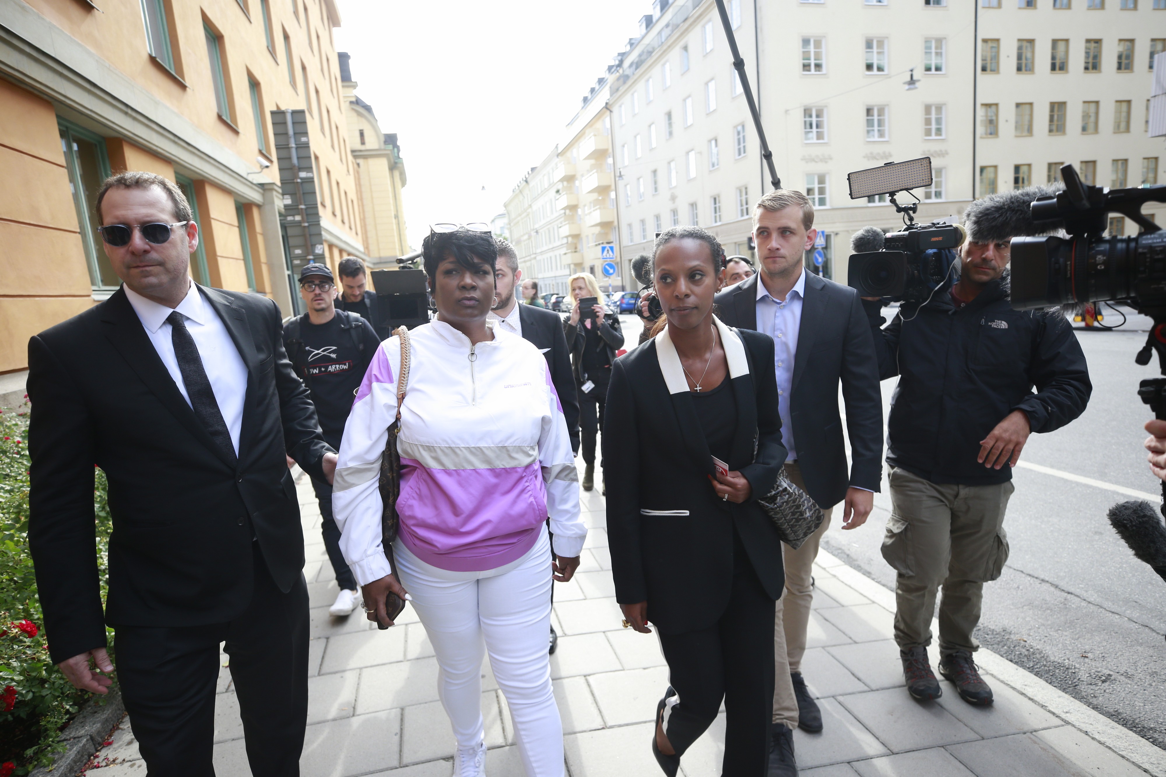 ASAP Rockyn äiti Renee Black saapui tiistaina Tukholmassa seuraamaan oikeudenkäyntiä, jossa hänen poikansa on syytettynä pahoinpitelystä.