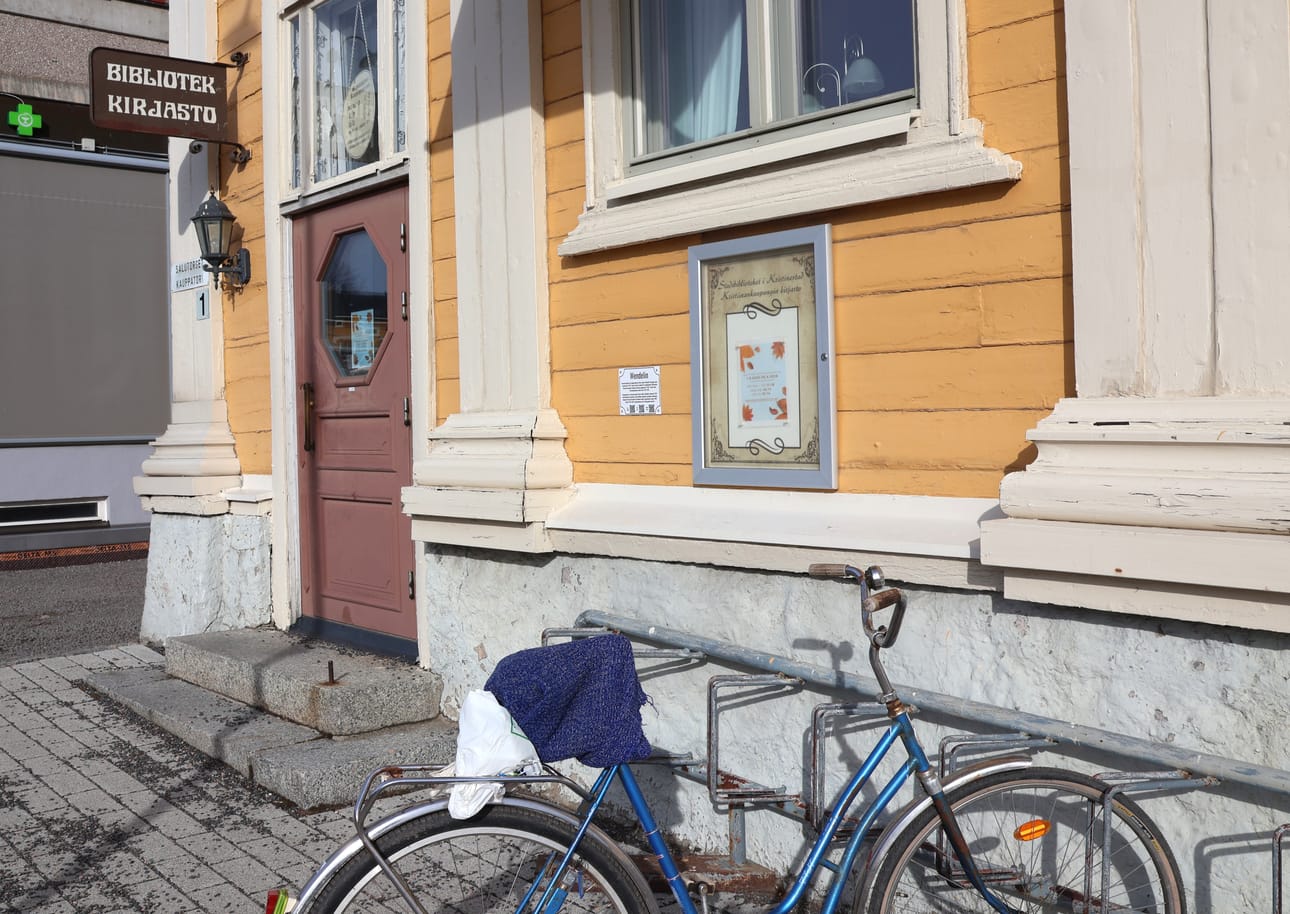 Kaukolainoista perittävä uusi maksu astuu Kristiinan kirjastoissa voimaan huhtikuussa. Seutulaina muista Fredrika-kirjastoista ja Vaasan kaupunginkirjastosta pysyy hinnaltaan muuttumattomana.