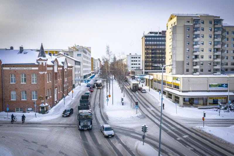 Vaasanpuistikolla on nykyisin neljänkympin nopeusrajoitus, mutta liikenteen sujuvuutta jarruttavia tekijöitä on niin paljon, että mittausten mukaan keskinopeus kaupungin valtaväylällä on vain 27 kilometriä tunnissa. Arkistokuva