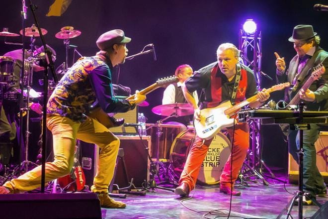 Micke Björklöf & Blue Stripillä riittää vientiä. Paraikaa se virittää soittimiaan keikkakuntoon Aasiassa. KUVA: TIMO HAPPONEN
