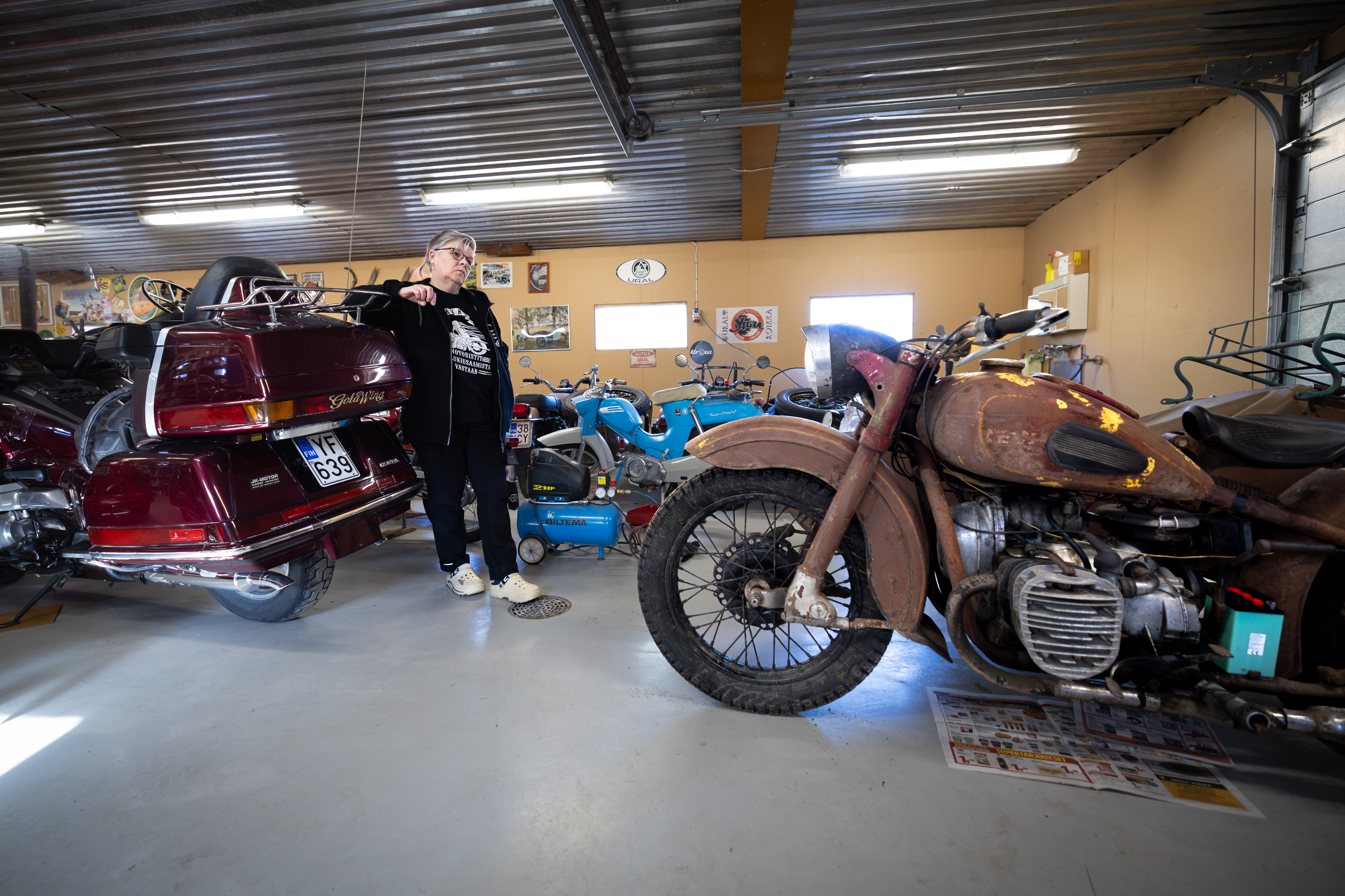 "Siinä maalliset murheet unohtuvat" – Alahärmäläinen Sari Poromaa kunnostaa 70 vuotta vanhaa rottapyörää