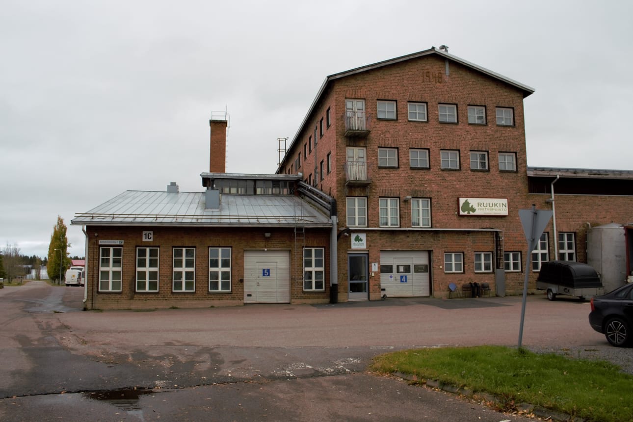 Ruukin yrityspuisto aikoo ottaa tilojaan hyötykäyttöön tulevalla talvikaudella. Se alkaa tarjota ajoneuvoille ja veneille talvisäilytyspaikkoja.