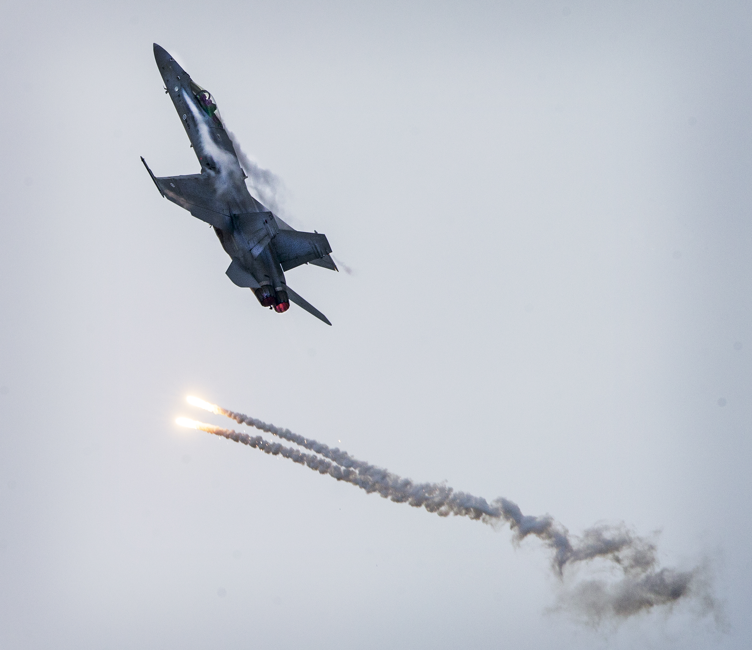 Lauantain lentonäytös keräsi tuhansia katsojia Oulunsaloon