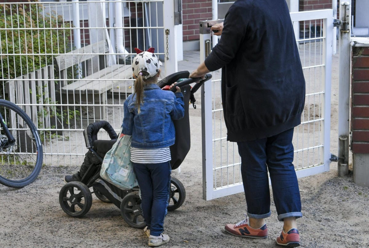 Työttömyysloukussa oli puolestaan yli 136 000 suomalaista. LEHTIKUVA / Markku Ulander