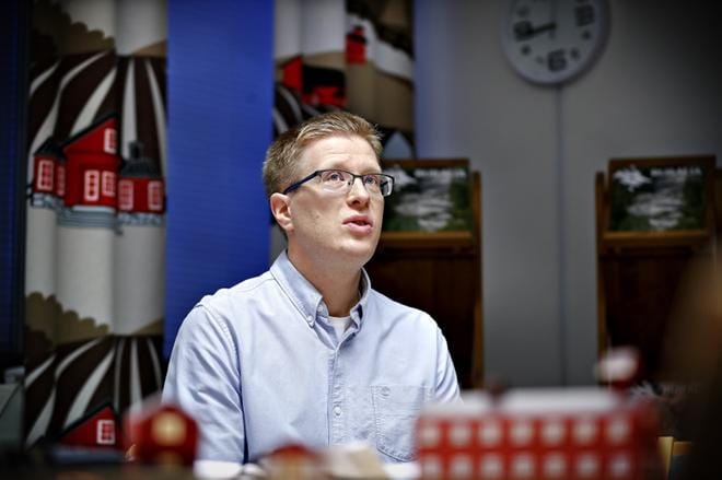 Yliopistotutkija Aapo Jumppanen Helsingin yliopiston Ruralia-instituutista on Seinäjoen historian kolmannen osan pääkirjoittaja. KUVA: TOMI KOSONEN